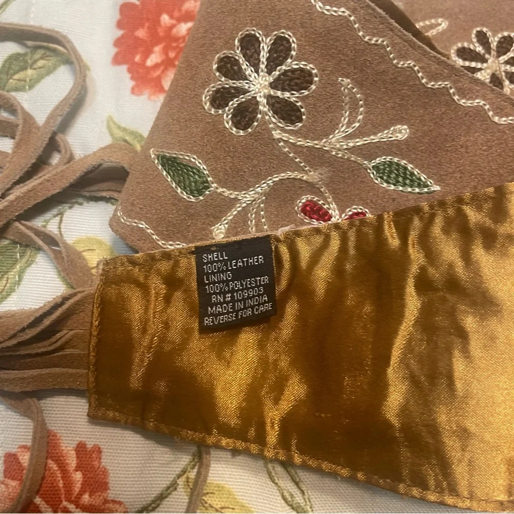 Leather Floral Embroidered Floral Stitched Belt